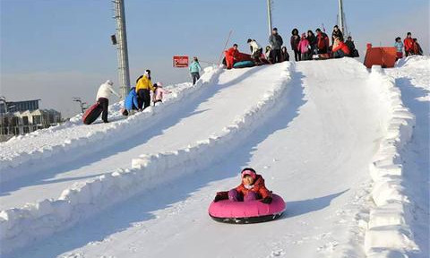 深圳朝阳蓝调庄园滑雪场
