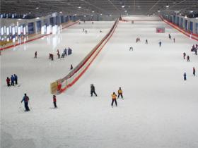 深圳乔波冰雪世界室内滑雪馆